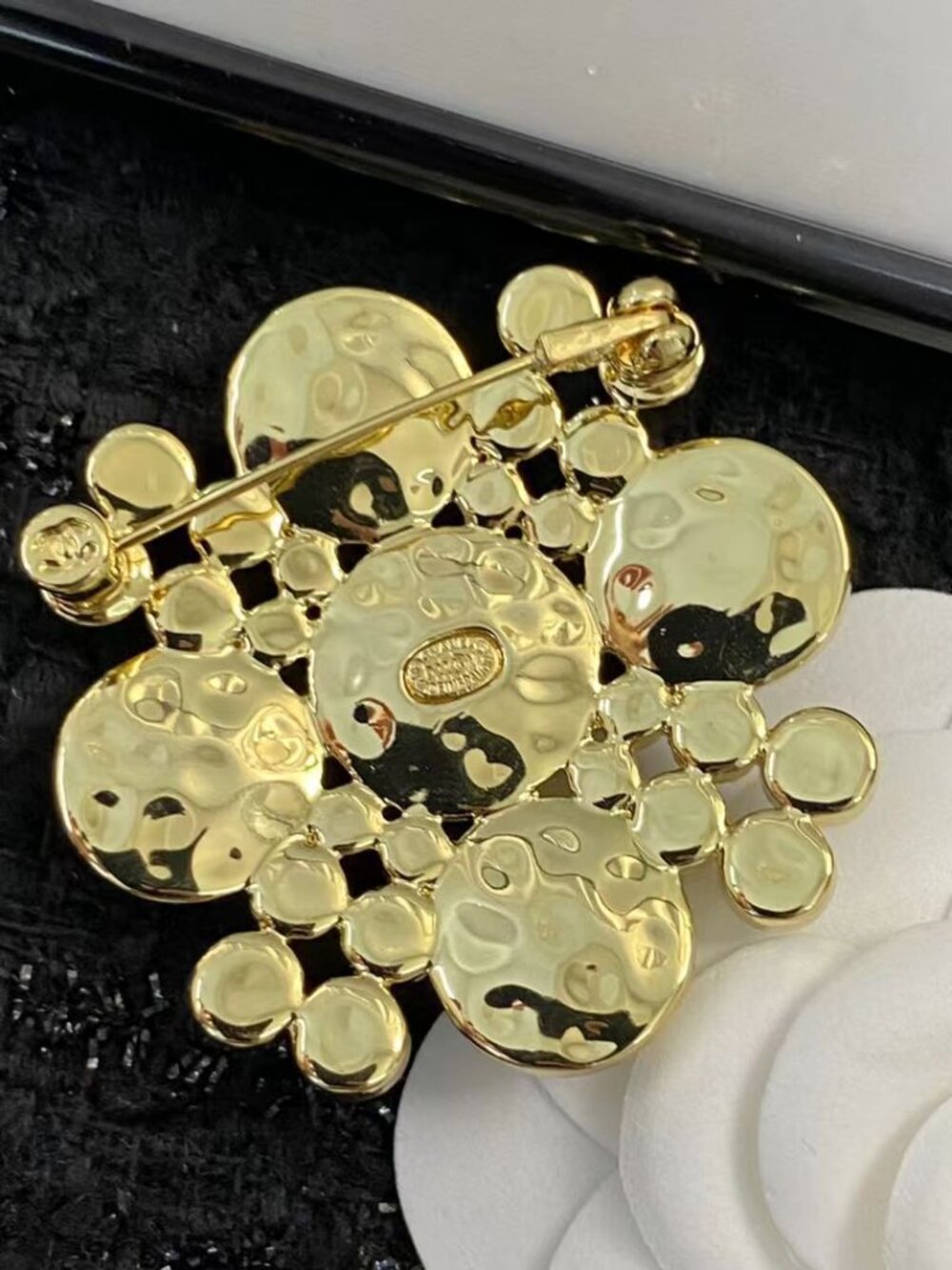 💕Chanel brooch - Picture 8 of 9